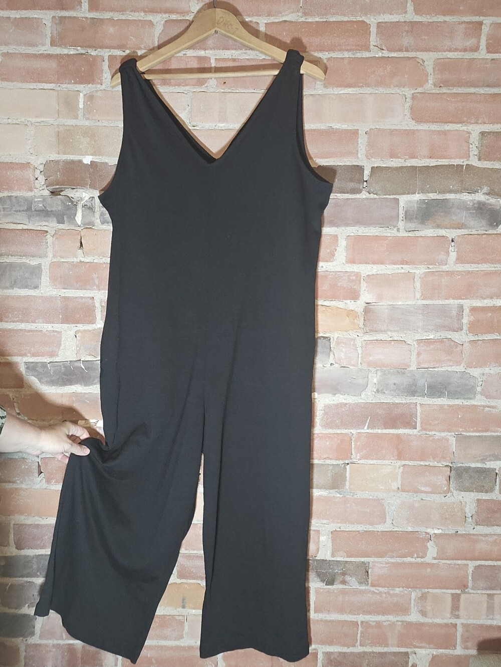 Black V-Neck Wide-Leg Jumpsuit - Women's Large